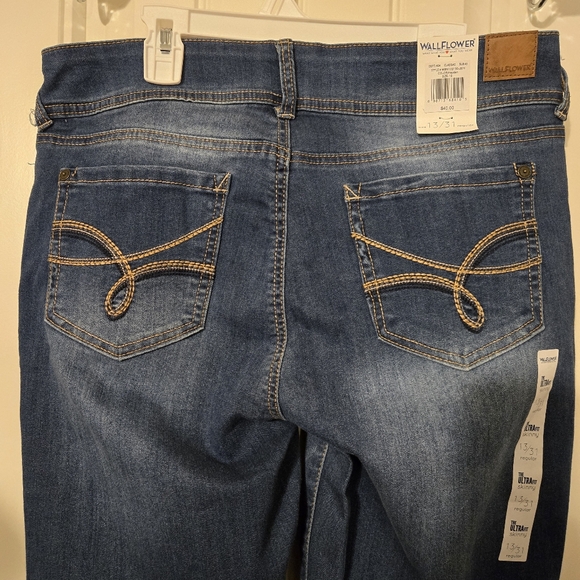 Ultra Fit Skinny Jeans - Picture 3 of 7